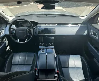 Land Rover Range Rover Velar 2021 zur Miete verfügbar in Alicante, mit Kilometerbegrenzung 250 km/Tag.