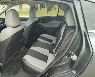 Innenraum von Subaru Crosstrek zur Miete in Georgien. Ein großartiges 5-Sitzer Fahrzeug mit Automatisch Getriebe.