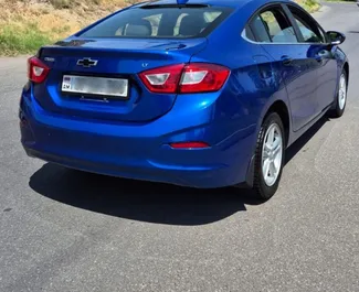 Mietwagen Chevrolet Cruze 2018 in Armenien, mit Gas-Kraftstoff und 153 PS ➤ Ab 30 USD pro Tag.