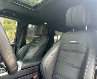 Mercedes-Benz G63 AMG 2024 zur Miete verfügbar in Alicante, mit Kilometerbegrenzung 150 km/Tag.