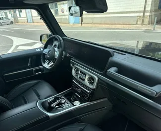 Mercedes-Benz G63 AMG 2024 mit Antriebssystem Frontantrieb, verfügbar in Alicante.
