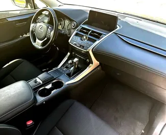 Lexus NX 2021 zur Miete verfügbar in Alicante, mit Kilometerbegrenzung 250 km/Tag.