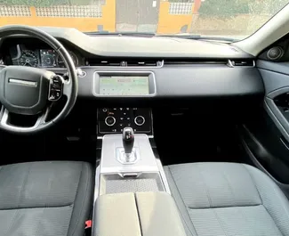Land Rover Range Rover Evoque 2021 mit Antriebssystem Frontantrieb, verfügbar in Alicante.