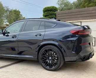 BMW X6 2022 mit Antriebssystem Allradantrieb, verfügbar in Alicante.