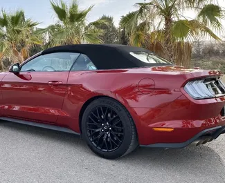 Mietwagen Ford Mustang GT Cabrio 2023 in Spanien, mit Benzin-Kraftstoff und  PS ➤ Ab 200 EUR pro Tag.