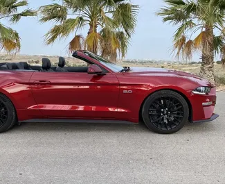 Ford Mustang GT Cabrio 2023 zur Miete verfügbar in Alicante, mit Kilometerbegrenzung 200 km/Tag.