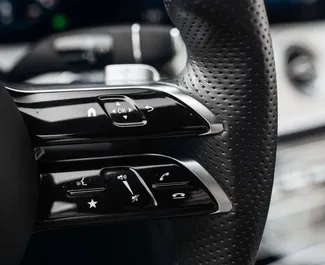 Mercedes-Benz E-Class Cabrio 2023 zur Miete verfügbar in Alicante, mit Kilometerbegrenzung 200 km/Tag.