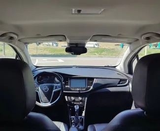 Buick Encore 2021 zur Miete verfügbar in Tiflis, mit Kilometerbegrenzung 250 km/Tag.