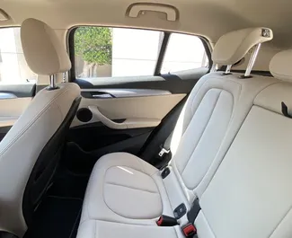 BMW X2 2021 zur Miete verfügbar in Alicante, mit Kilometerbegrenzung 200 km/Tag.