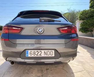 BMW X2 2021 mit Antriebssystem Frontantrieb, verfügbar in Alicante.