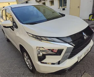 Frontansicht eines Mietwagens Mitsubishi Xpander in Dubai, VAE ✓ Auto Nr.14015. ✓ Automatisch TM ✓ 0 Bewertungen.