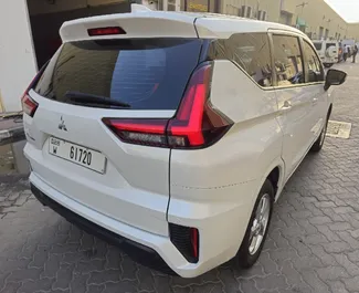 Benzin 1,5L Motor von Mitsubishi Xpander 2024 zur Miete in Dubai.