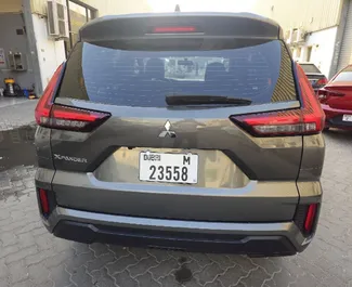 Mitsubishi Xpander 2024 mit Antriebssystem Frontantrieb, verfügbar in Dubai.