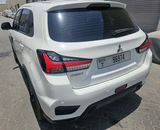 Innenraum von Mitsubishi ASX zur Miete in VAE. Ein großartiges 5-Sitzer Fahrzeug mit Automatisch Getriebe.