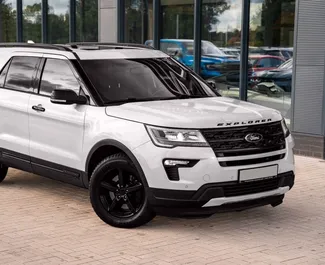 Frontansicht eines Mietwagens Ford Explorer in Tiflis, Georgien ✓ Auto Nr.13667. ✓ Automatisch TM ✓ 0 Bewertungen.