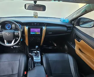 Autovermietung Toyota Fortuner Nr.11627 Automatisch in Dubai, ausgestattet mit einem 80,0L Motor ➤ Von Mohammad in VAE.