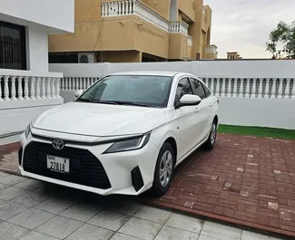 Benzin L Motor von Toyota Yaris Ativ 2023 zur Miete in Dubai.