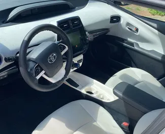 Mietwagen Toyota Prius 2016 in Georgien, mit Hybride-Kraftstoff und 121 PS ➤ Ab 85 GEL pro Tag.