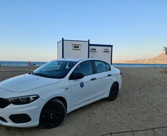 Frontansicht eines Mietwagens Fiat Tipo in Chania, Griechenland ✓ Auto Nr.9545. ✓ Schaltgetriebe TM ✓ 0 Bewertungen.