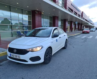 Mietwagen Fiat Tipo 2020 in Griechenland, mit Benzin-Kraftstoff und 95 PS ➤ Ab 25 EUR pro Tag.