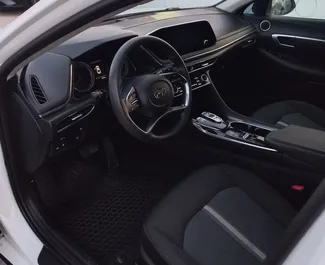 Benzin 2,5L Motor von Hyundai Sonata 2021 zur Miete in Kutaisi.