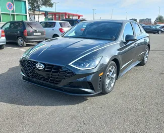 Frontansicht eines Mietwagens Hyundai Sonata in Kutaisi, Georgien ✓ Auto Nr.14107. ✓ Automatisch TM ✓ 0 Bewertungen.
