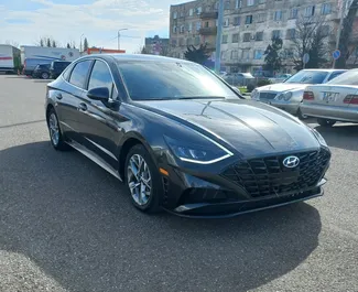 Vermietung Hyundai Sonata. Komfort, Premium Fahrzeug zur Miete in Georgien ✓ Kaution Einzahlung von 300 GEL ✓ Versicherungsoptionen KFZ-HV, VKV Plus, VKV Komplett, Insassen, Diebstahlschutz, Junge.