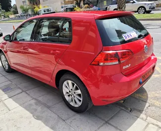 Vermietung Volkswagen Golf 4. Wirtschaft Fahrzeug zur Miete auf Zypern ✓ Kaution Einzahlung von 400 EUR ✓ Versicherungsoptionen KFZ-HV, TKV.