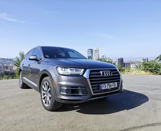 Frontansicht eines Mietwagens Audi Q7 in Tiflis, Georgien ✓ Auto Nr.14154. ✓ Automatisch TM ✓ 0 Bewertungen.