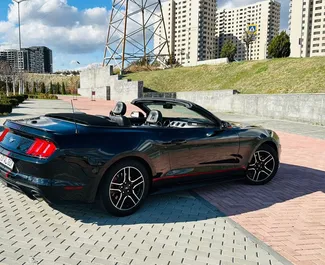 Mietwagen Ford Mustang Cabrio 2019 in Armenien, mit Benzin-Kraftstoff und 310 PS ➤ Ab 89 USD pro Tag.