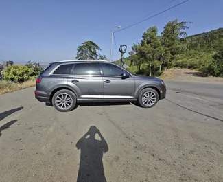 Audi Q7 2018 mit Antriebssystem Allradantrieb, verfügbar in Tiflis.
