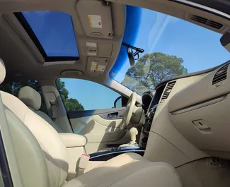 Benzin 3,7L Motor von Infiniti QX70 2019 zur Miete in Tiflis.