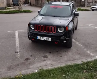 Frontansicht eines Mietwagens Jeep Renegade in Kutaisi, Georgien ✓ Auto Nr.14383. ✓ Automatisch TM ✓ 0 Bewertungen.