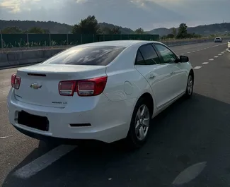 Frontansicht eines Mietwagens Chevrolet Malibu in Durres, Albanien ✓ Auto Nr.14057. ✓ Automatisch TM ✓ 0 Bewertungen.
