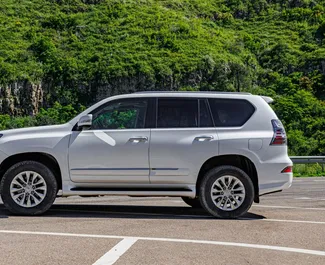 Vermietung Lexus GX460. Komfort, Premium, SUV Fahrzeug zur Miete in Georgien ✓ Kaution Einzahlung von 600 GEL ✓ Versicherungsoptionen KFZ-HV, TKV, VKV Plus, VKV Komplett, Insassen, Diebstahlschutz.