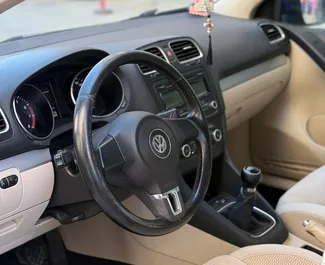 Vermietung Volkswagen Golf 6. Wirtschaft, Komfort Fahrzeug zur Miete in Albanien ✓ Kaution Keine Kaution ✓ Versicherungsoptionen KFZ-HV, VKV Plus, Ausland.
