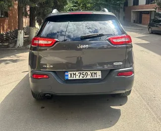 Benzin 2,4L Motor von Jeep Cherokee 2016 zur Miete in Tiflis.
