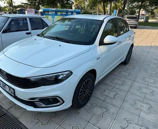 Autovermietung Fiat Egea Nr.14417 Schaltgetriebe in Fethiye, ausgestattet mit einem 1,4L Motor ➤ Von Atakan in der Türkei.