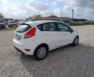Mietwagen Ford Fiesta 2011 in Albanien, mit Benzin-Kraftstoff und 134 PS ➤ Ab 25 EUR pro Tag.