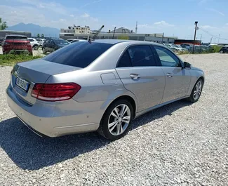 Diesel 2,2L Motor von Mercedes-Benz E220 2016 zur Miete in Tirana.