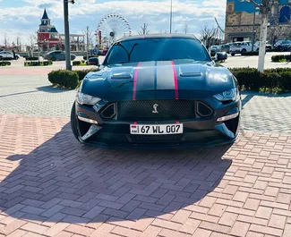 Benzin 2,3L Motor von Ford Mustang Cabrio 2019 zur Miete in Eriwan.