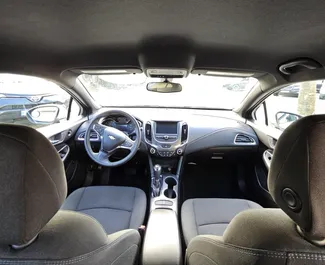 Benzin 1,4L Motor von Chevrolet Cruze 2018 zur Miete in Kutaisi.