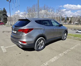 Mietwagen Hyundai Santa Fe 2017 in Georgien, mit Benzin-Kraftstoff und 171 PS ➤ Ab 100 GEL pro Tag.