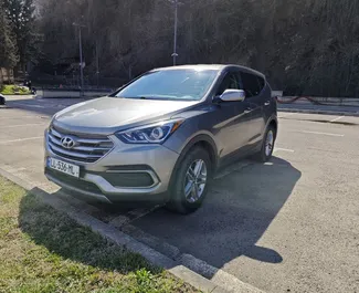 Hyundai Santa Fe 2017 mit Antriebssystem Allradantrieb, verfügbar in Tiflis.