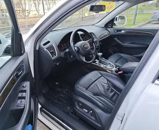 Audi Q5 2015 zur Miete verfügbar in Tiflis, mit Kilometerbegrenzung unbegrenzte.