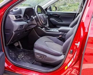 Benzin 3,5L Motor von Toyota Highlander 2020 zur Miete in Tiflis.