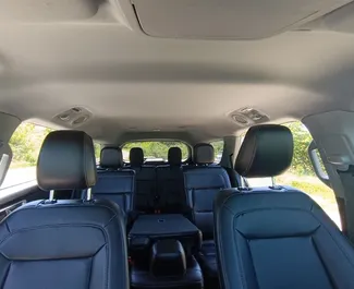 Frontansicht eines Mietwagens Ford Explorer in Tiflis, Georgien ✓ Auto Nr.14161. ✓ Automatisch TM ✓ 0 Bewertungen.