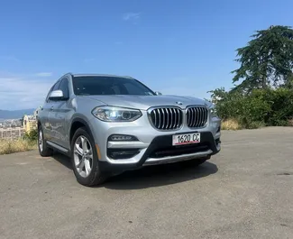 Frontansicht eines Mietwagens BMW X3 in Tiflis, Georgien ✓ Auto Nr.14300. ✓ Automatisch TM ✓ 0 Bewertungen.