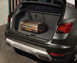 Mietwagen SEAT Arona 2025 in Griechenland, mit Benzin-Kraftstoff und 115 PS ➤ Ab 40 EUR pro Tag.