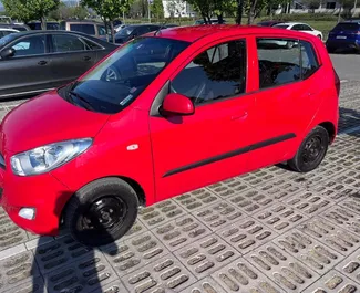 Vermietung Hyundai i10. Wirtschaft Fahrzeug zur Miete in Bulgarien ✓ Kaution Einzahlung von 100 EUR ✓ Versicherungsoptionen KFZ-HV, TKV, VKV Plus, VKV Komplett, Diebstahlschutz, Ausland, Junge, Keine Kaution.